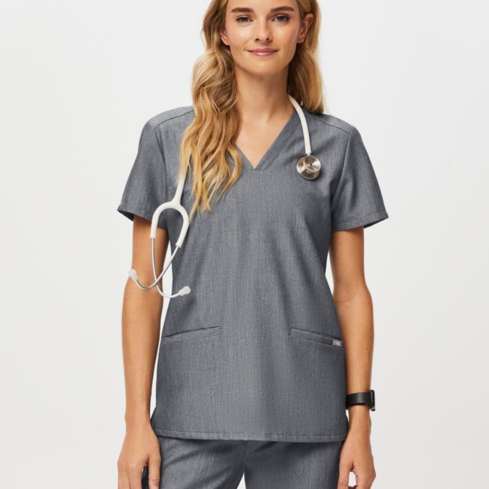 Figs Casma three pocket scrub top XXL graphite